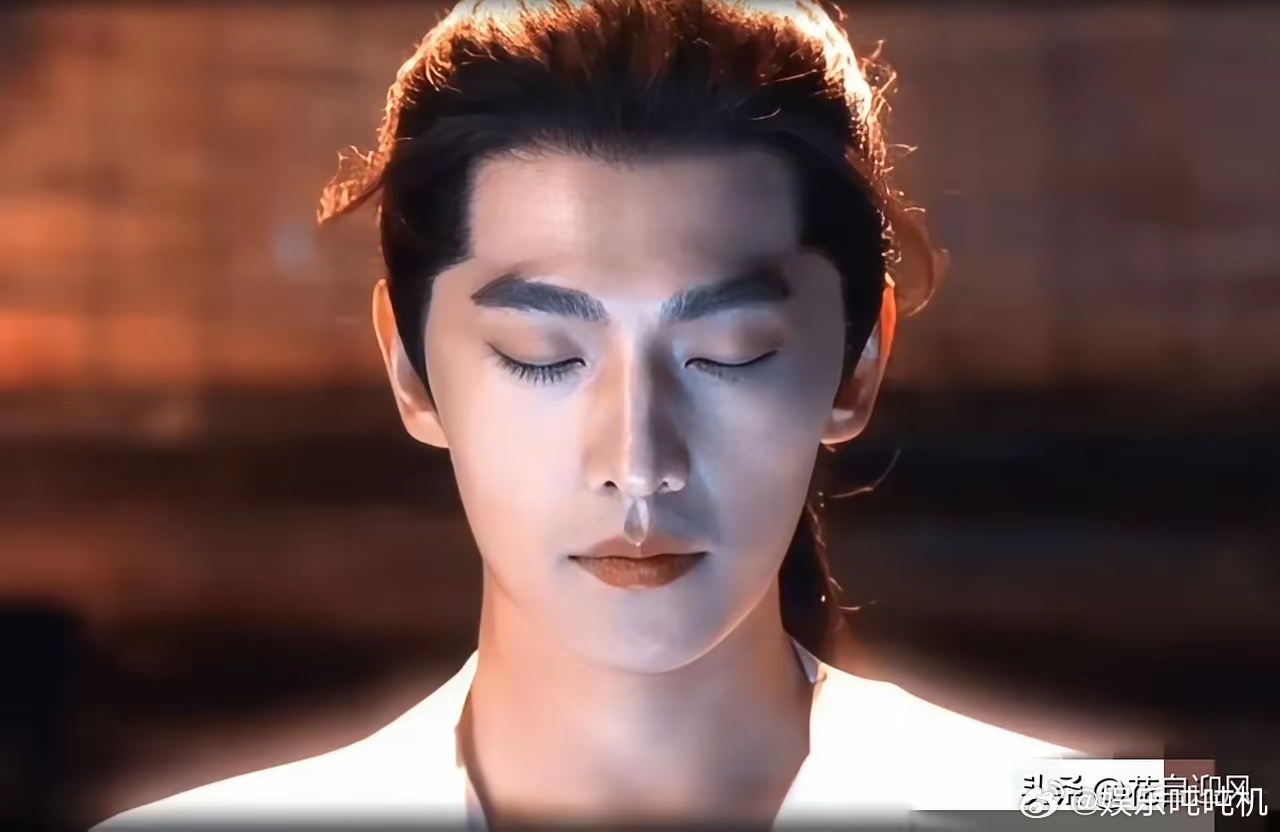终于有张脸来拯救古装剧了，内娱也终于有一张脸能和古天乐的“平平无奇”一较高下了！