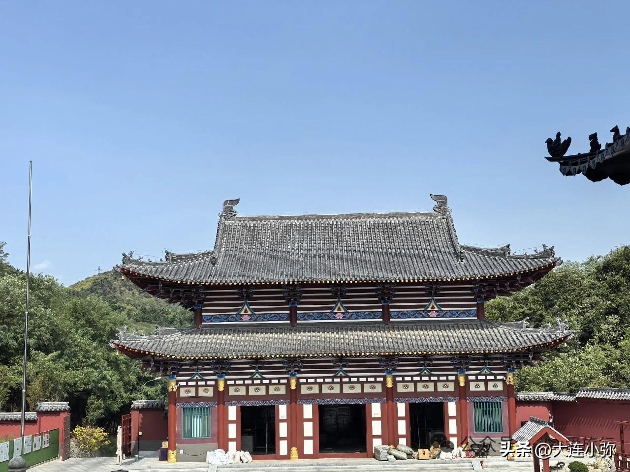 大连莲花山寺｜闹市中的清净古刹，免费打卡可遇小鹿
 
大连西岗宝藏古刹莲花山寺，