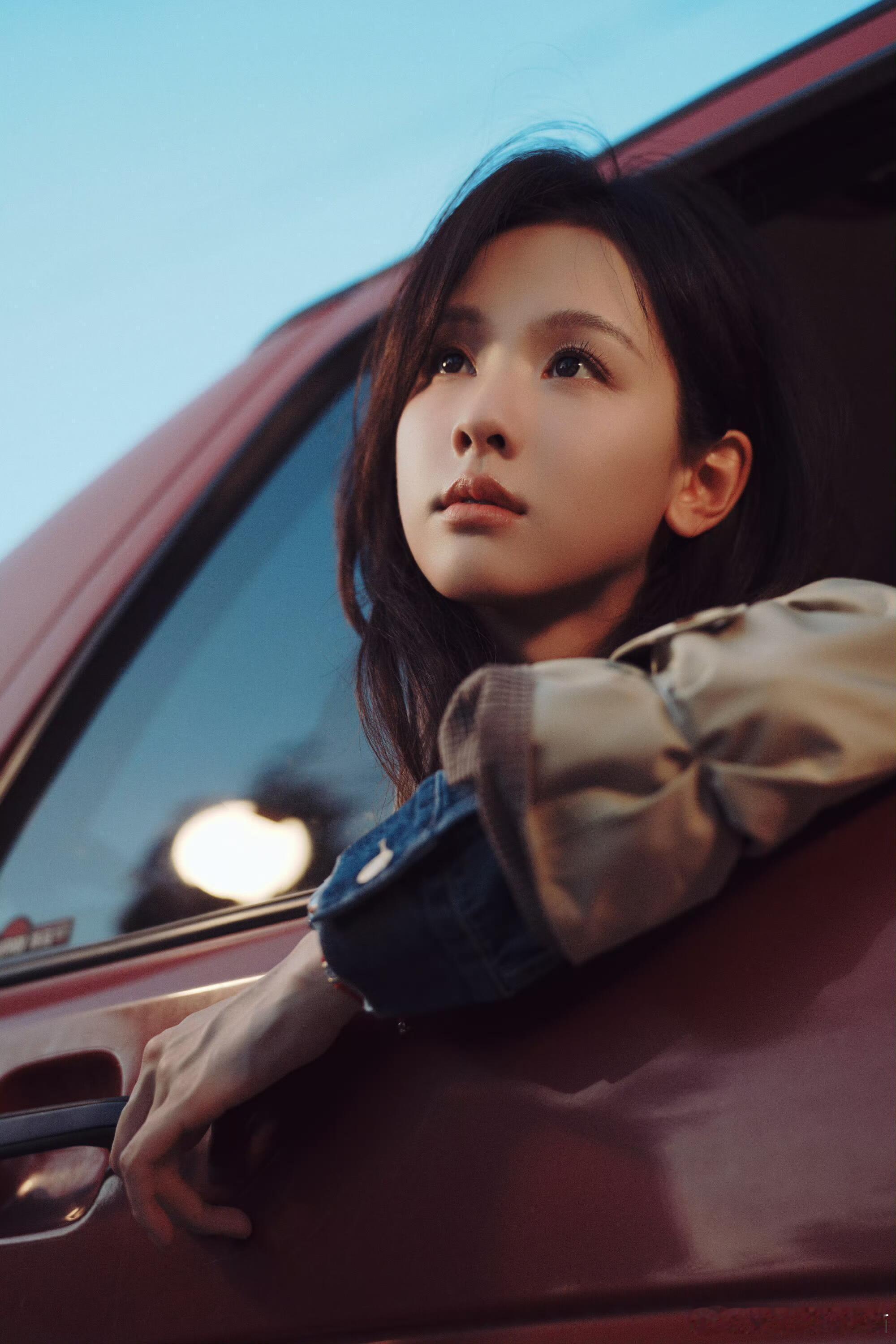 陈都灵蒋欣新剧演母女谁能想到有生之年能看到陈都灵和蒋欣演母女啊！这是什么神仙组合