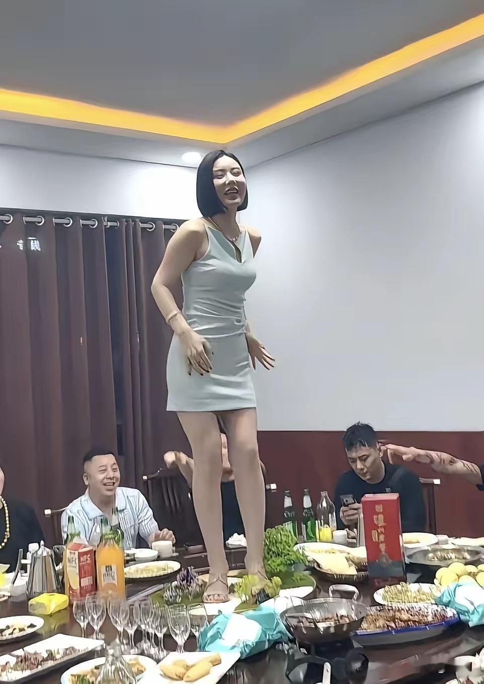这事儿还挺新鲜的😄