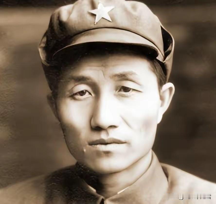 1935年甘肃，参谋长为泄私愤故意拖延全军2小时，马家军骑兵杀到，若非悍将韩先楚