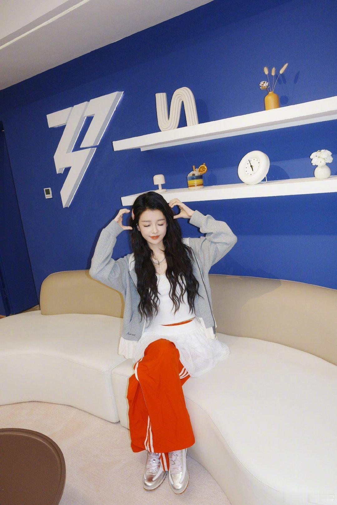 孙怡回浪姐宿舍孙怡好美哦期待二公舞台！乘风2026