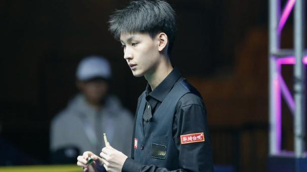 王信伯挑战斯图尔特·宾汉姆!
4月11日17点，斯诺克世锦赛80进48轮次，中国