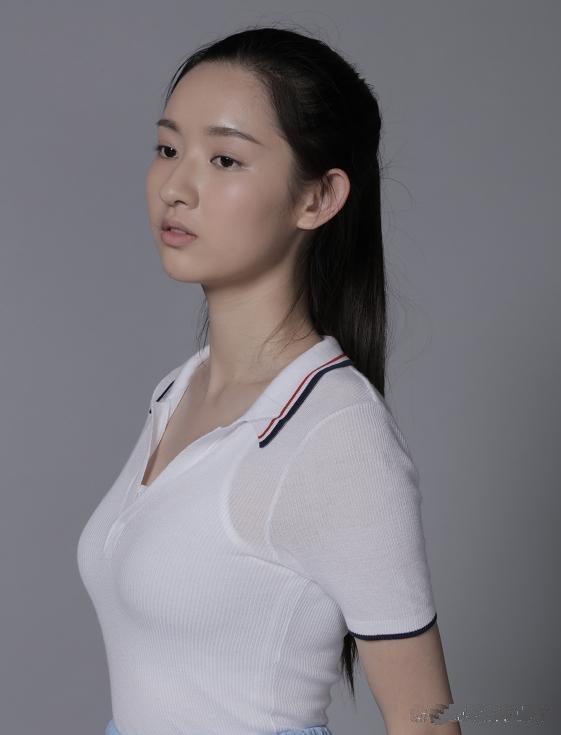 王玉雯素颜照曝光，网友纷纷惊叹：她的真实美貌太惊艳了 