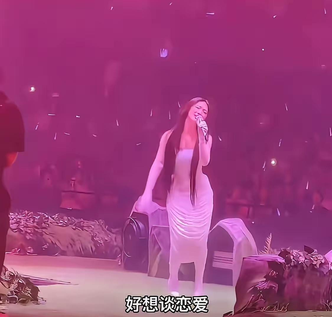 李荣浩这事
真没想到全网家长全都站他！
 
单依纯团队明明被拒了授权，还是在演唱