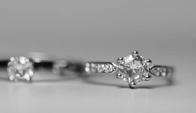 6年前3万6的钻戒现在只值四五百 最近辽宁一女子吐槽，6年前花36000多元在香