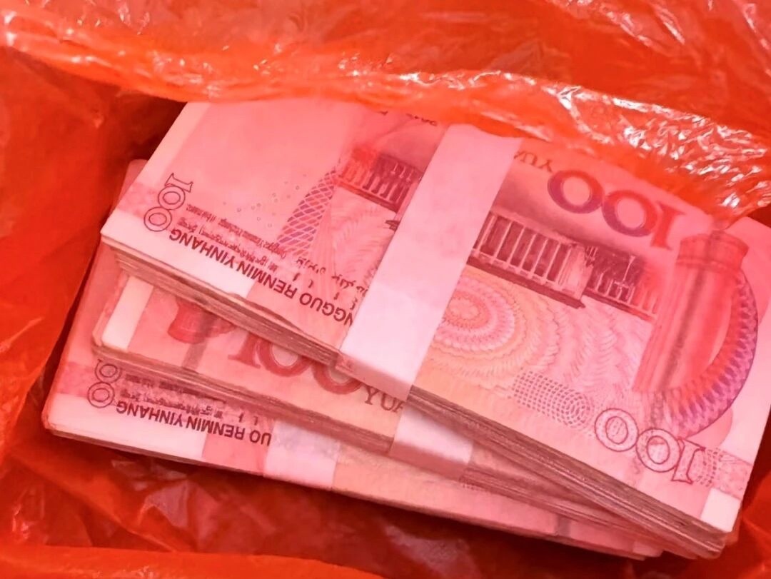 反诈有温度宁海警方守护群众钱袋子 近日，宁海警方接到反诈预警，及时拦下正准备外出