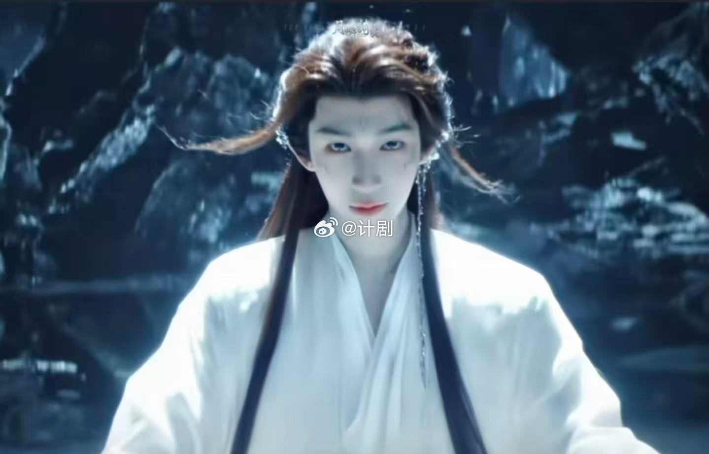 孙悟空都只关五百年天地被关八百年 八百年是什么概念，够孙悟空被压五指山一轮半了。