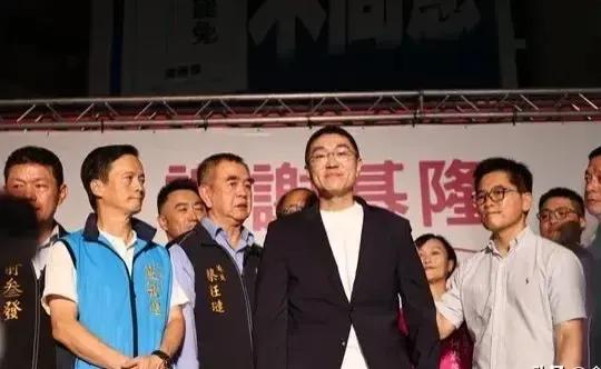 民进党罢梁失败！
今天（13日）举行了基隆市长谢国梁的罢免案投票。此次投票的参与