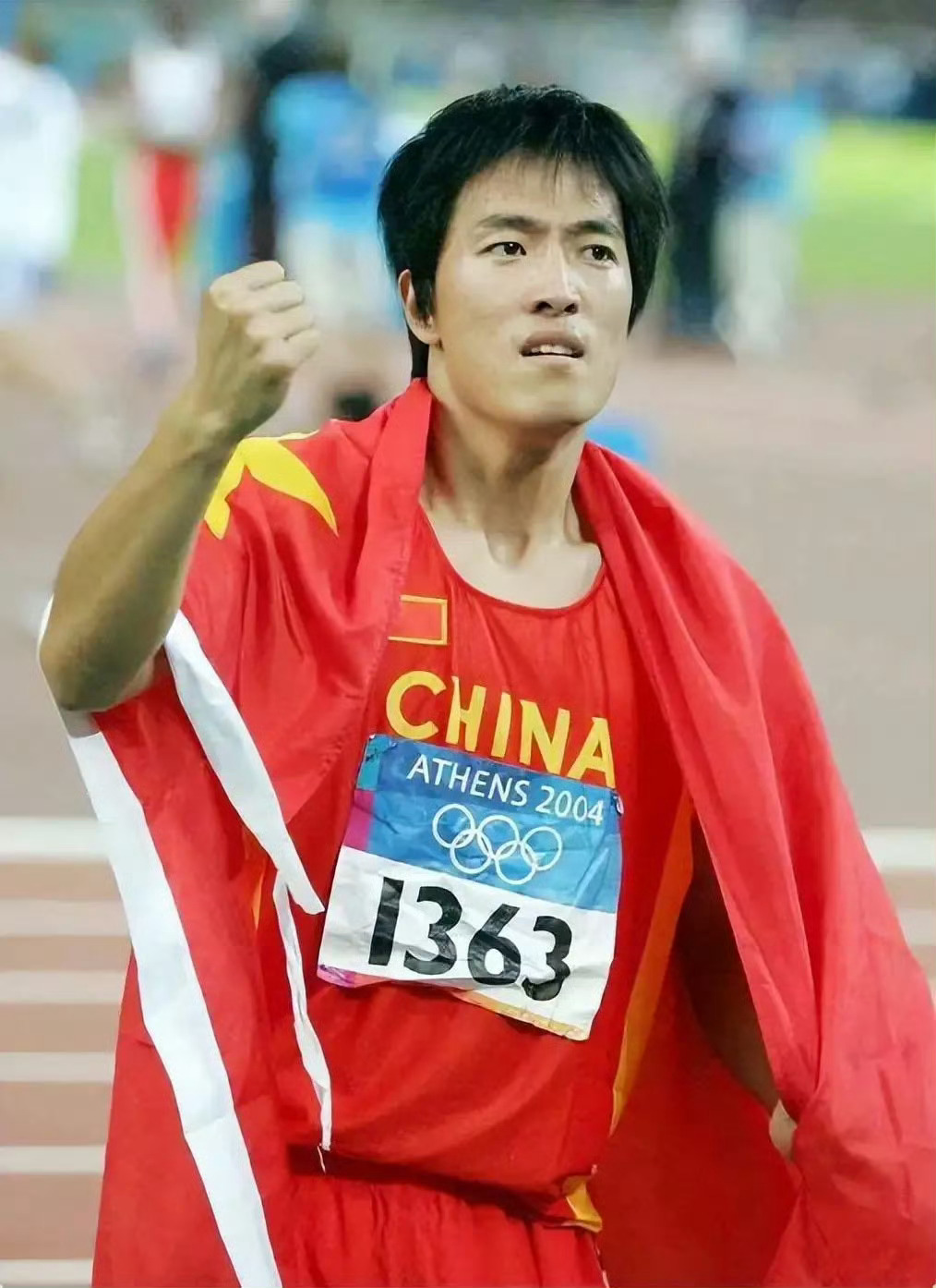 刘翔安置事件超7万人投买断离手刘翔这事真的让人感慨，运动员退役后的安置问题，也该