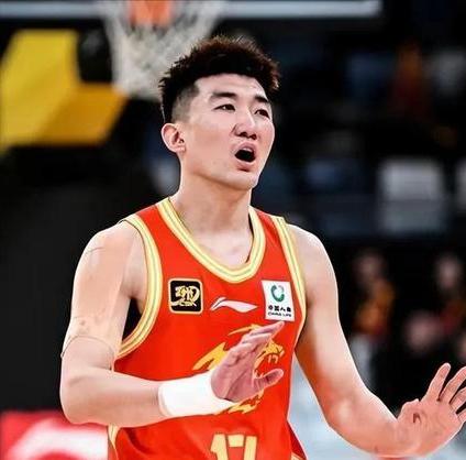 太拉胯了！孙铭徽三分9中0，北京1-0广厦！

全场比赛，孙铭徽打了37分钟，1