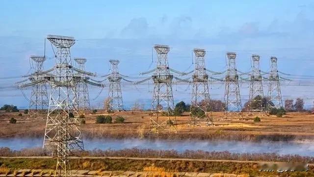 国际原子能机构消息：受今日炮击影响，切尔诺贝利核电站外部电力供应全部中断，连接乌