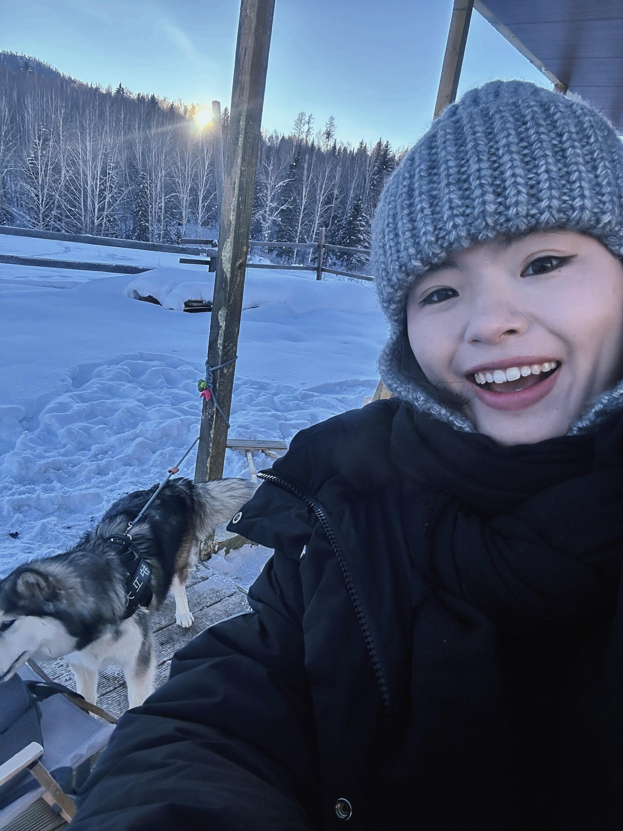 “我不是一个聪明的人，不是一个漂亮的人，不是一个完美的人，但我不是假的”