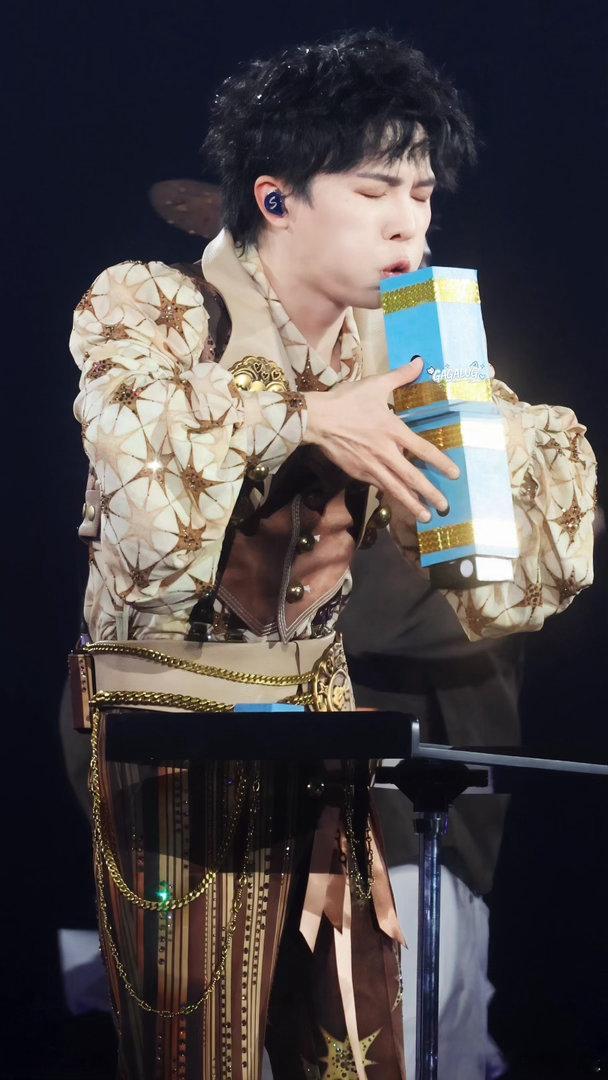 生活手记周深宝贝，这是你要的特写吗？萌晕了！！！ 可爱鼠了 