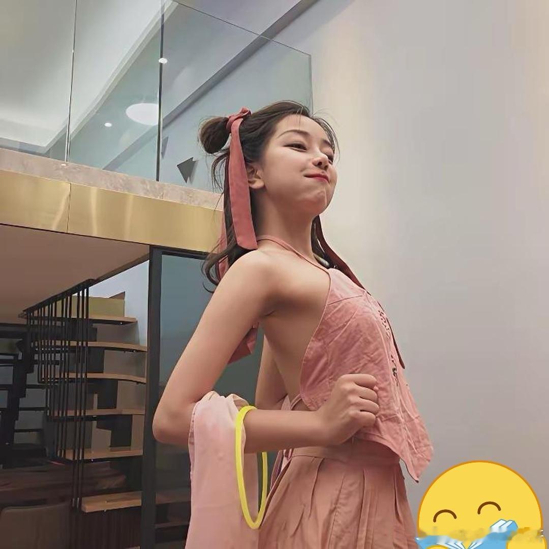 你好同学 总的来说，自信的原动力还是来自于见识不足。如果见过大的，估计也不会酱紫