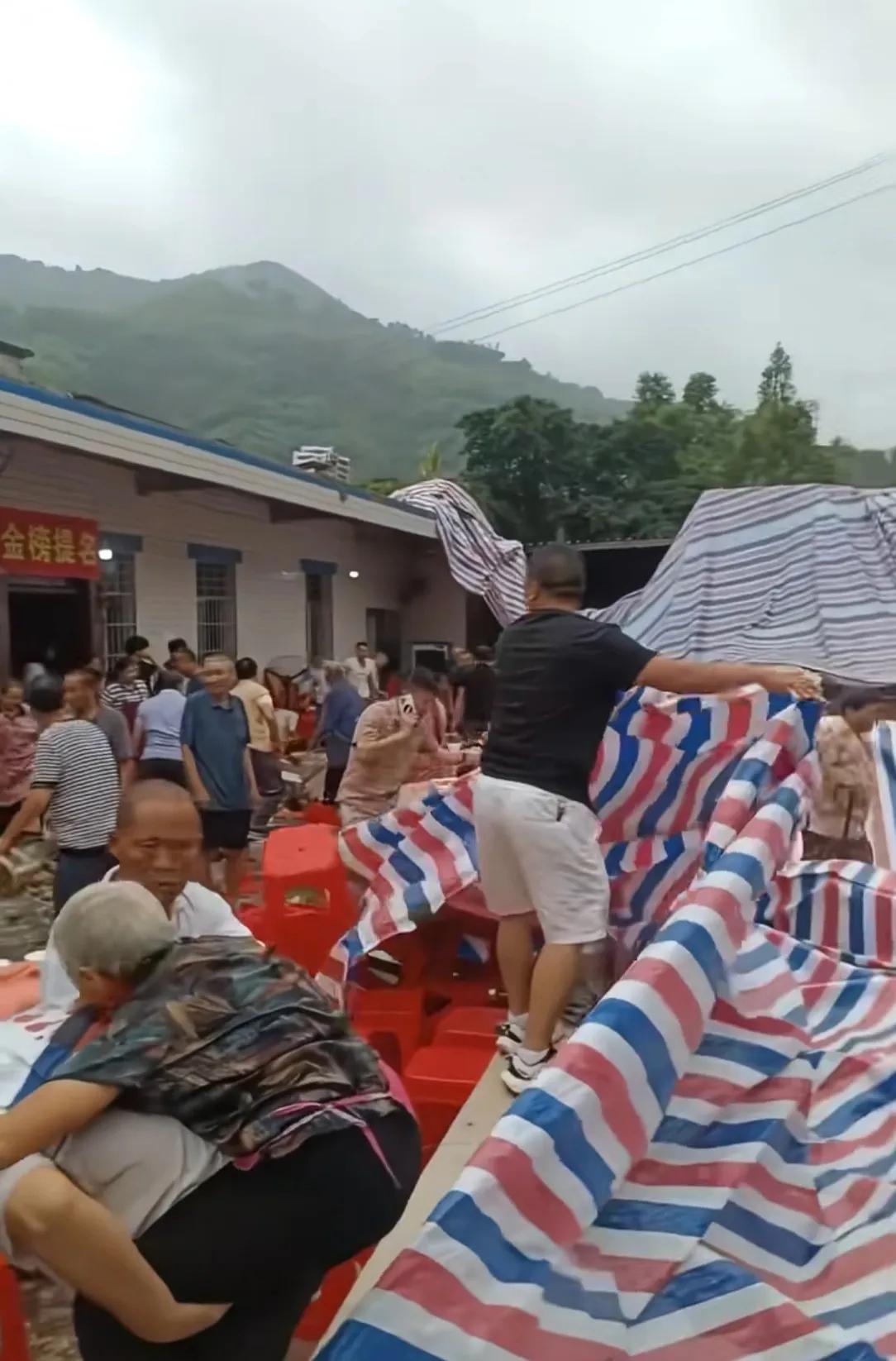 说实话，主家的孩子应该要去读书的，主家是低保户没错，现在是没能力赔偿，可孩子考的