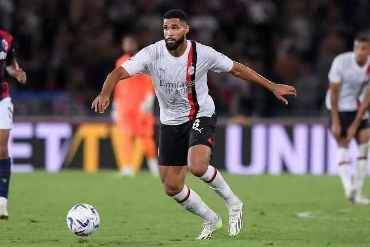 拉齐奥想要签下米兰中场奇克，这笔转会的推动者是拉齐奥主帅萨里，两人之前在切尔西有