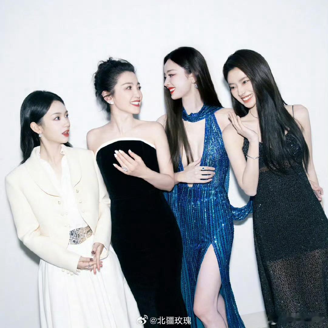 娜扎与和颂到期不续约曝娜扎与和颂到期不续约，据悉曝娜扎与和颂到期不续约不愧是娜扎