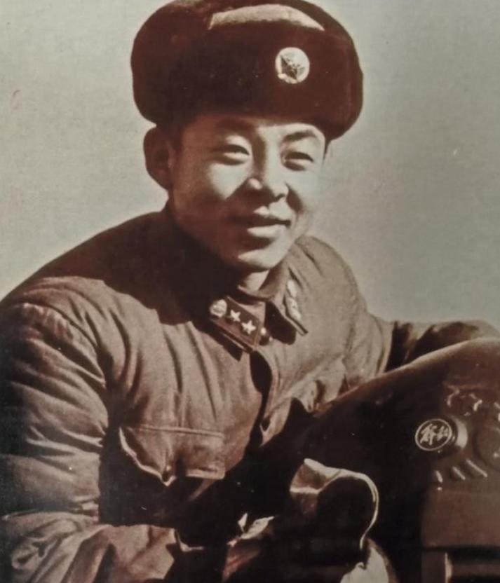 1962年，雷锋被木杆砸中头部不幸牺牲！40年后，现场鉴定人说出了事故细节：难以