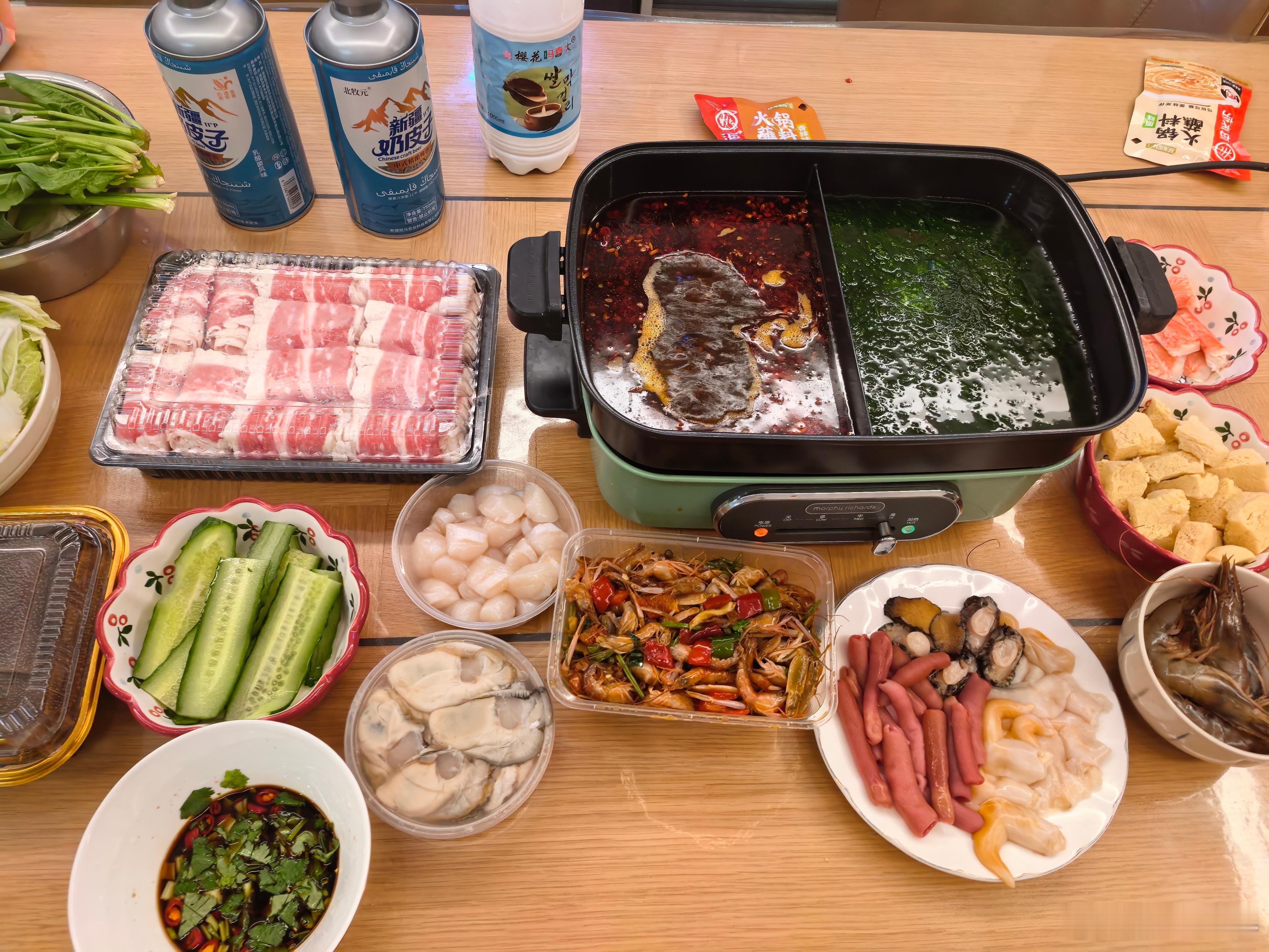 大连人的海鲜自由，整个重庆底料和下锅烂。直接把美丽园和皇城老妈搬回家大连美食