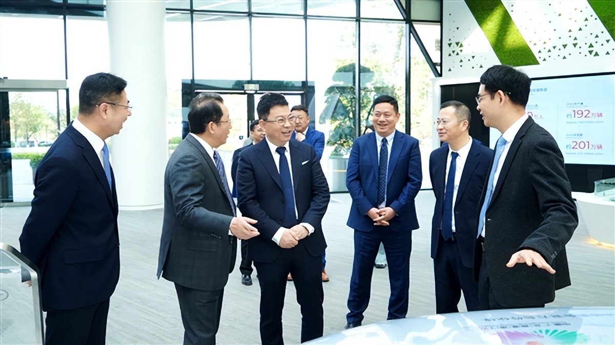 广汽与华为终端深化合作：聚焦鸿蒙与AI 共推汽车智能化发展