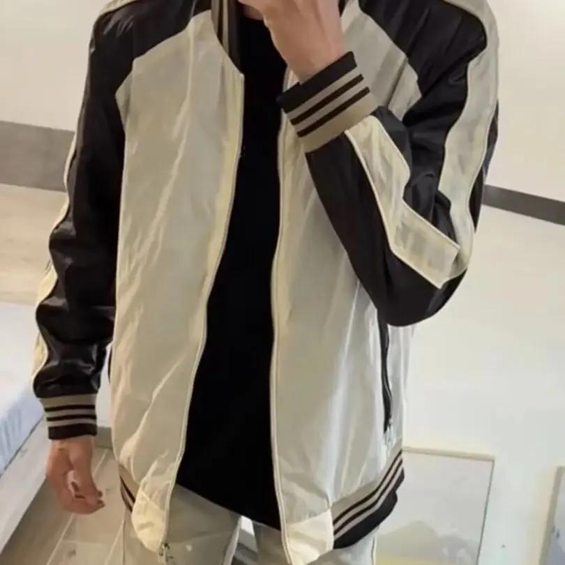 男士秋季飞行夹克怎么选，这几点要注意 这款男士秋季飞行夹克适合休闲场景。风格是美