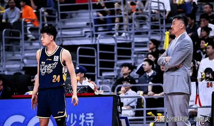 宏远老板陈海涛末节提前退场！
老虎还有打盹的时候呢，广东完全体磨合好了，还是总冠