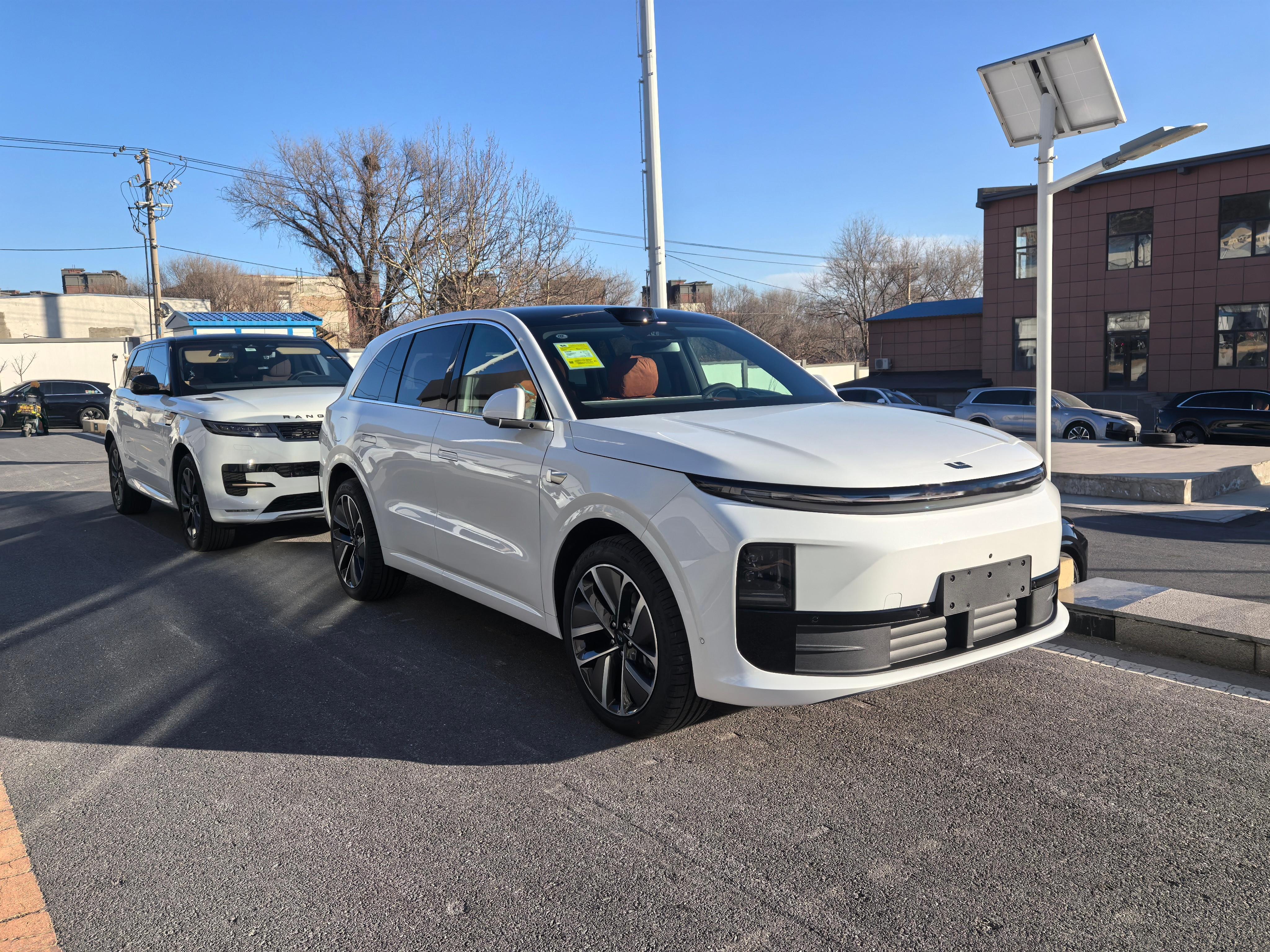 我妈说，这俩车看着差不多 [笑cry] 