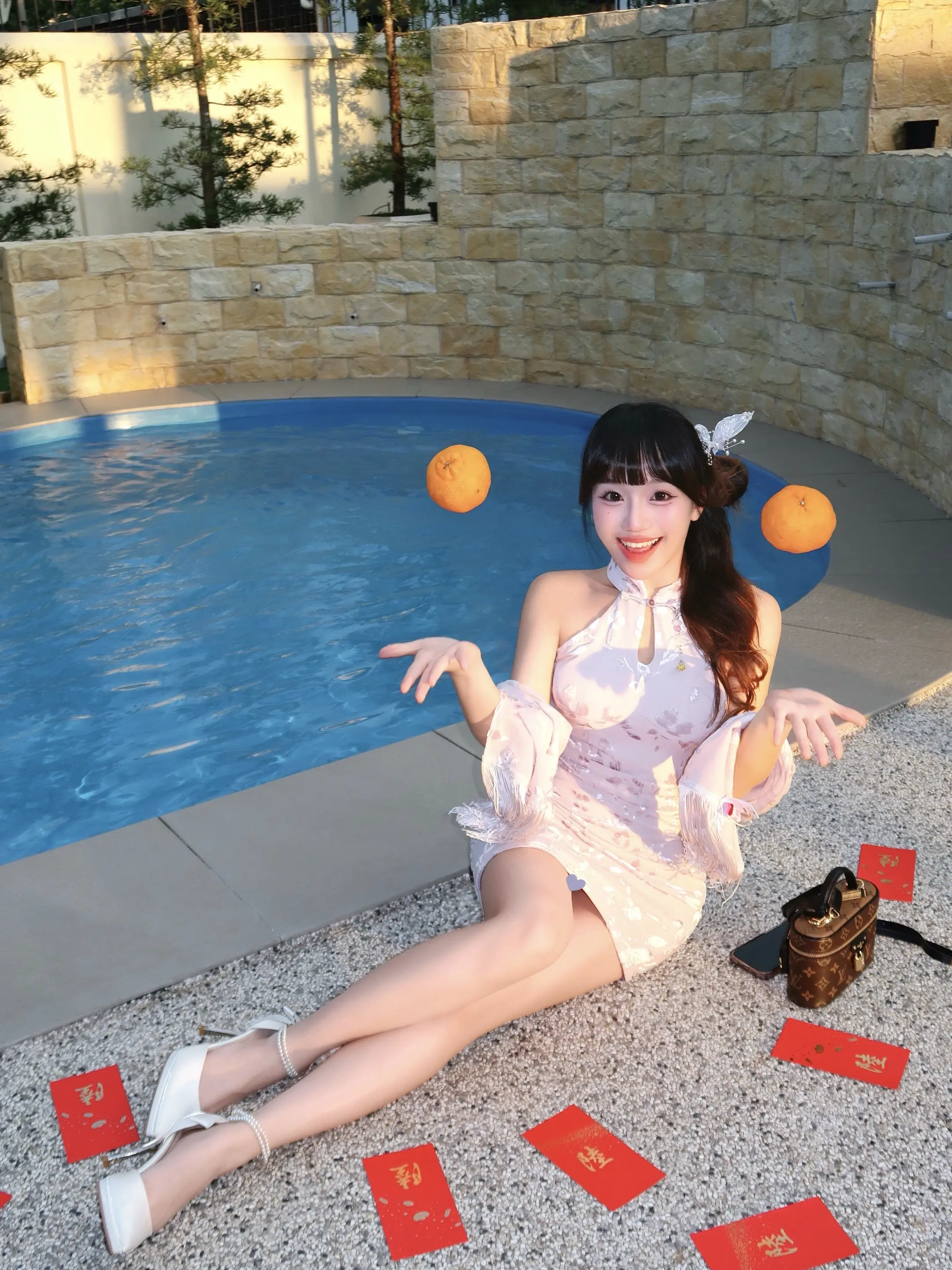 元宵节快乐🍊💜✨来我家抛柑吗？ 紫色旗袍好有韵味～😍💜