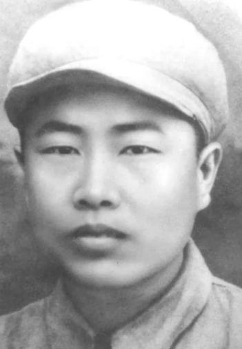 1957年，河北隆化县修建董存瑞烈士纪念碑，专程派人进京请毛主席题词，怎料，拿到