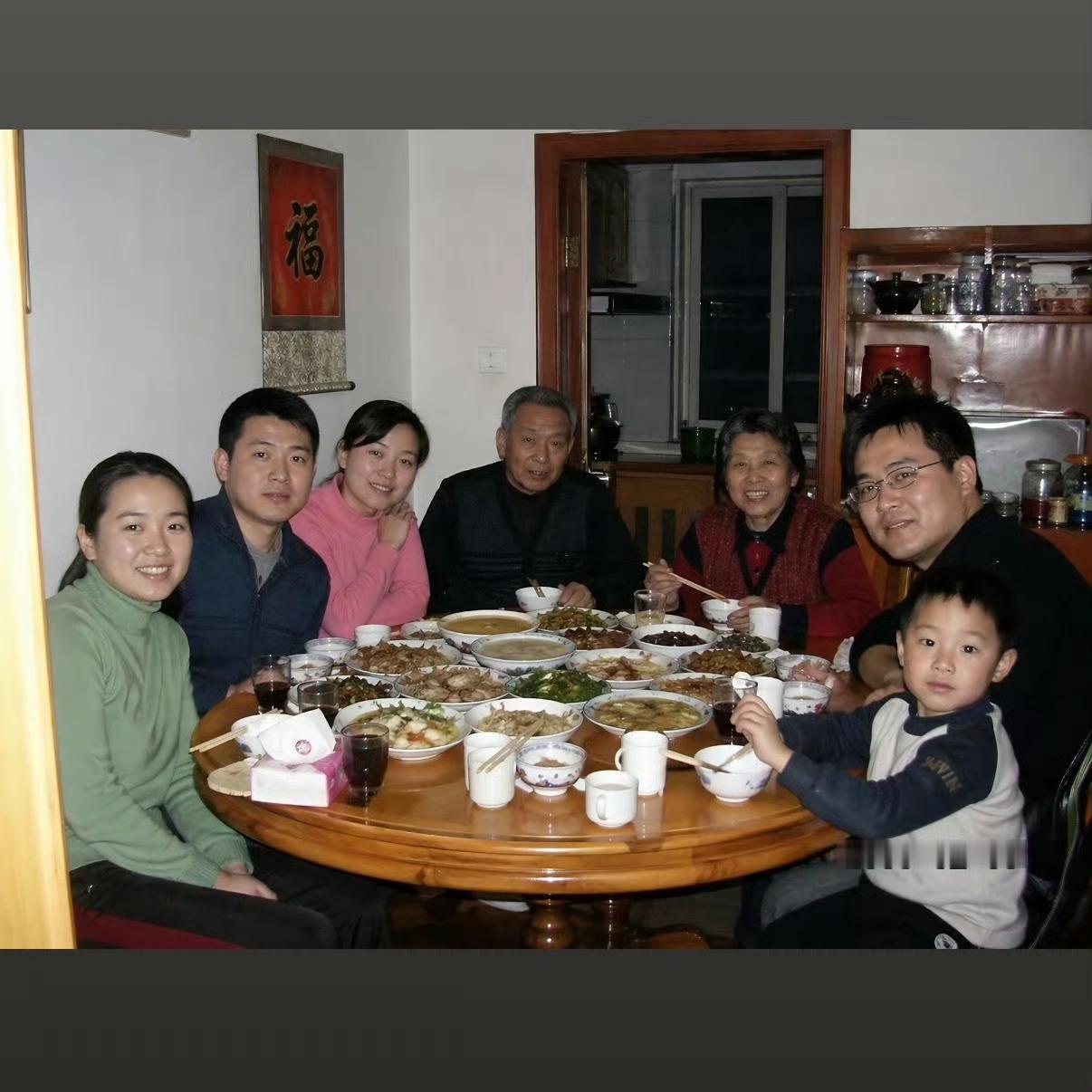 AI技术发展太快了第一次对AI感到恐惧，已经能做到以假乱真的地步，有些图你压根分