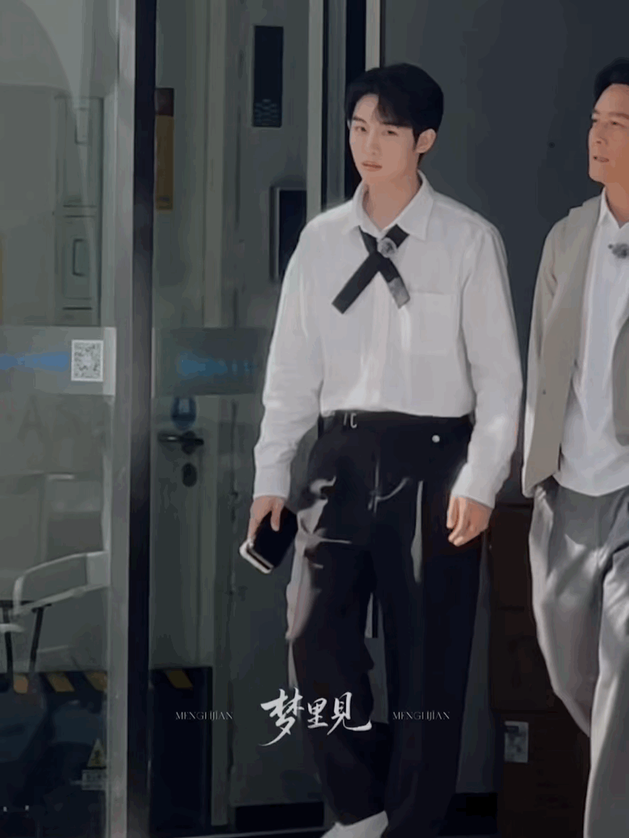 吴彦祖时隔9年再上综艺风华合伙人吴彦祖加盟直接封神🔥！预告片魅力拉满，好奇综艺