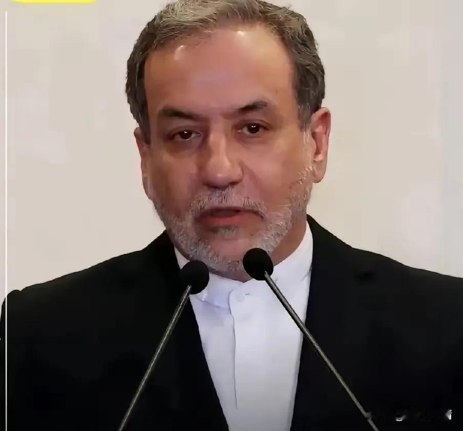 伊朗传来新消息！
4月17日，伊朗总统佩泽希齐扬在德黑兰会见了巴基斯坦陆军参谋长