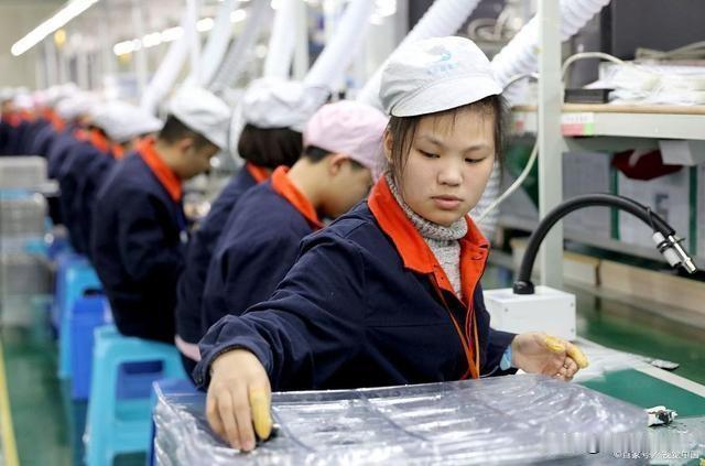 强制双休真来了！这不是发福利，这是盘活中国经济的关键一招。

过去很长一段时间里