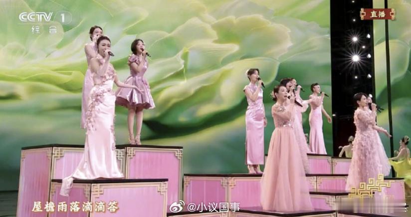 春晚看见刘敏涛，我妈兴奋地给我爸说，刚才那个是刘敏涛！我爸说:是歌手？还是演员？