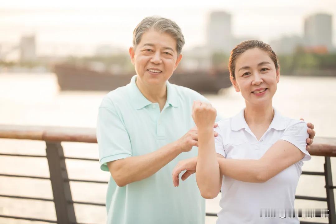 昨日，忽闻一个很敬重的老人突然离世，心痛之余，更加警觉保持健康是我们每个人都需要