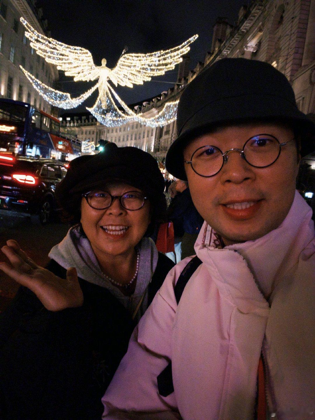 杜海涛妈妈在伦敦陪读很开心杜海涛妈妈在伦敦陪读被杜海涛妈妈伦敦陪读的日常治愈，球