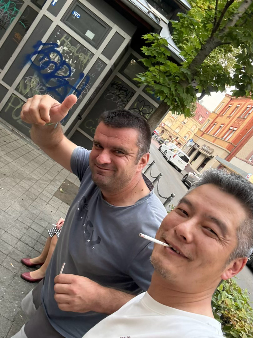 回到二十年前战斗过的地方…基本上都没变。德国特色，街头喝果汁吹牛大赛 德国·斯图