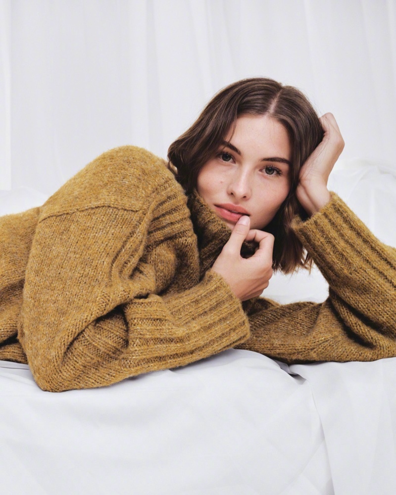 Calvin Klein 2024 假日系列广告大片，超模Grace Eliza
