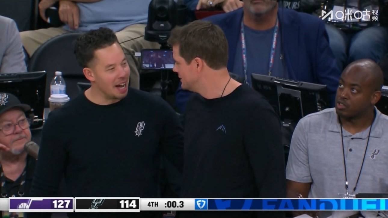 爵士127-114爆冷击败马刺，终结马刺八连胜。 