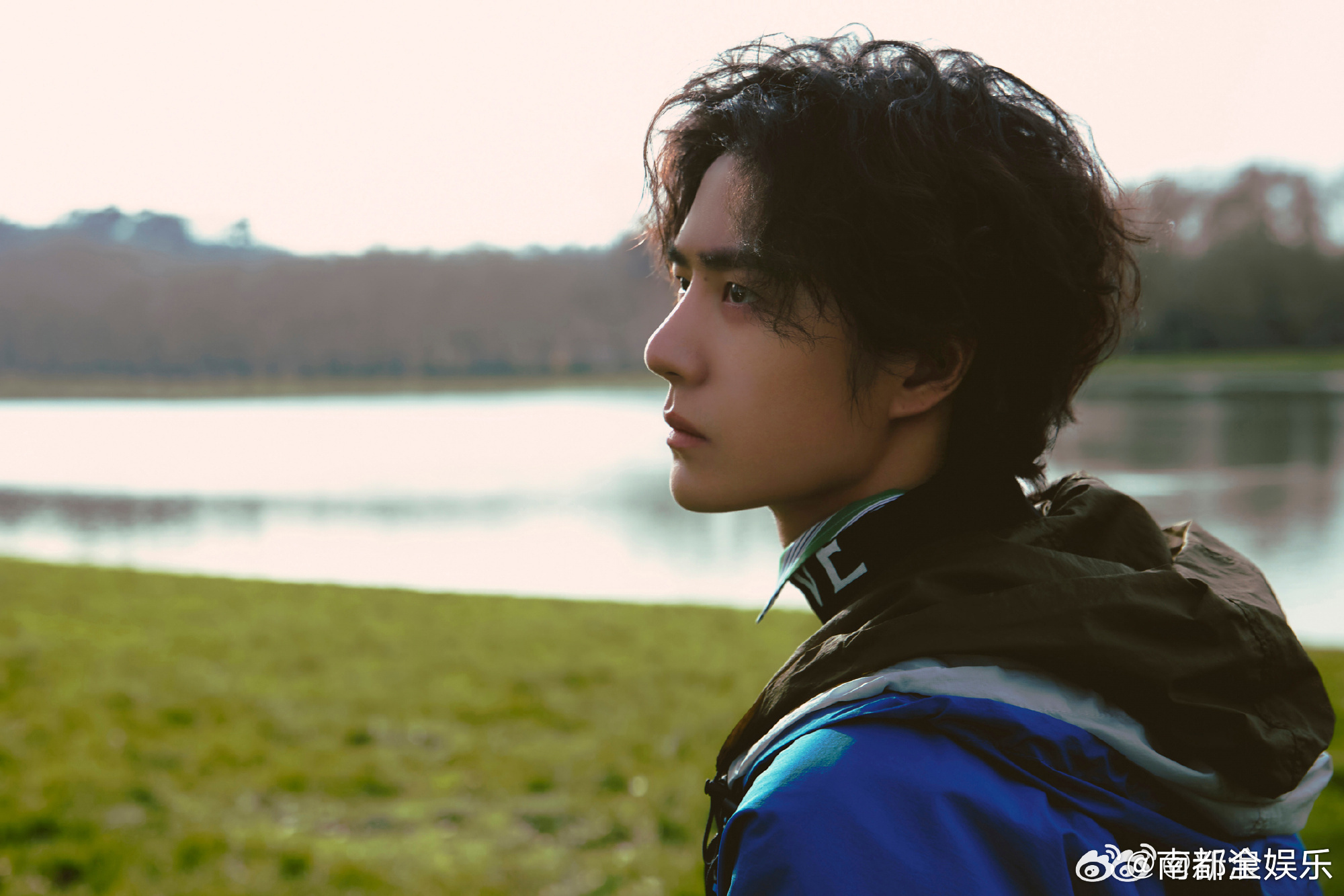 乐华建议向王一博授出股份奖励乐华娱乐寻求与王一博的长期合作据乐华娱乐25日公开的