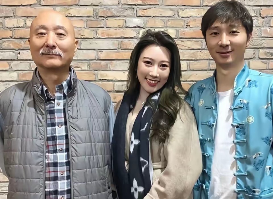 陈佩斯的外甥女张嘉芸就是天之骄女， 家世好 ，嫁的好 ，又高又美 ，自己也聪明，