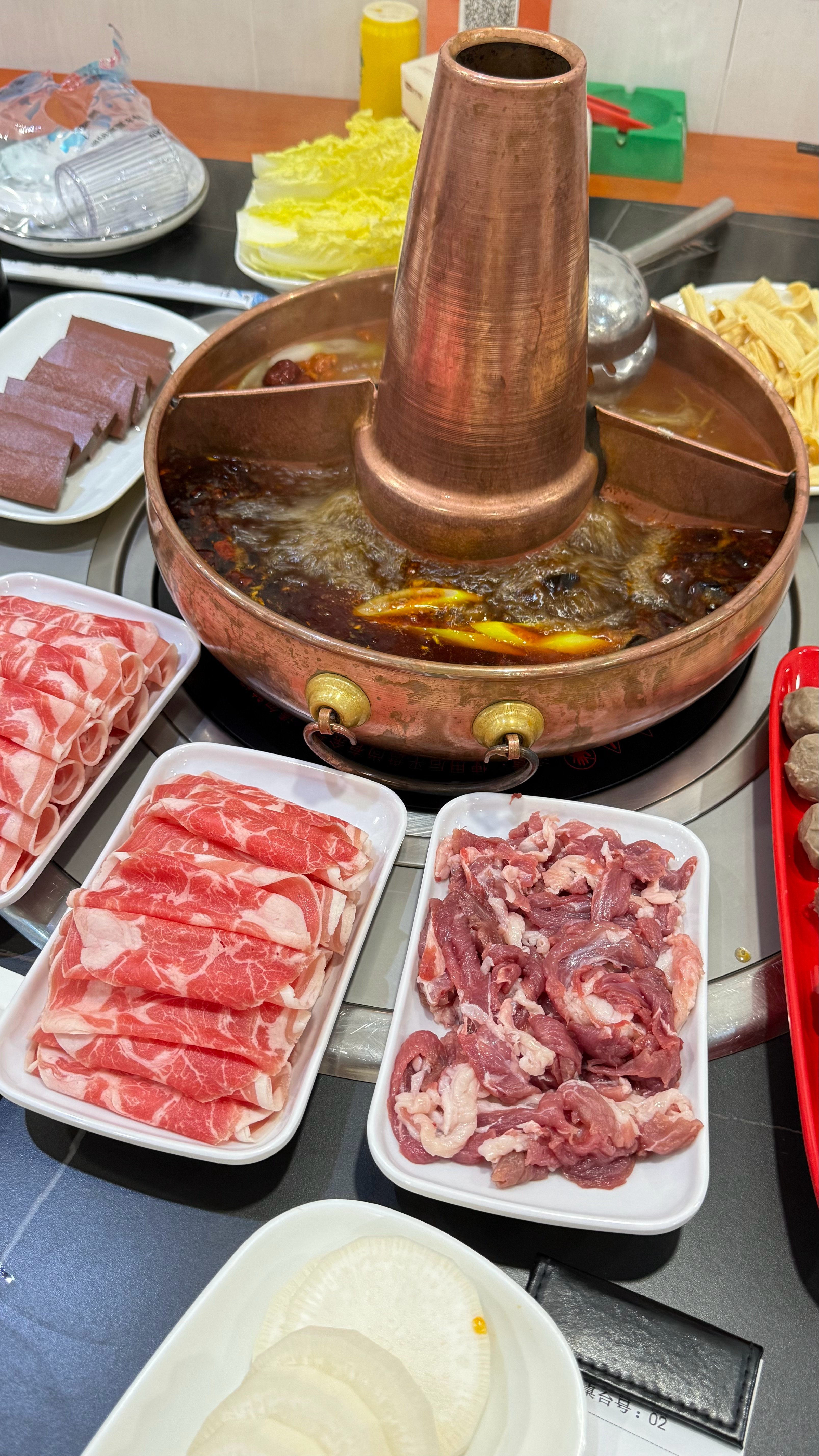 你们晚上吃什么？天气冷了吃点火锅还是很舒服的😋 