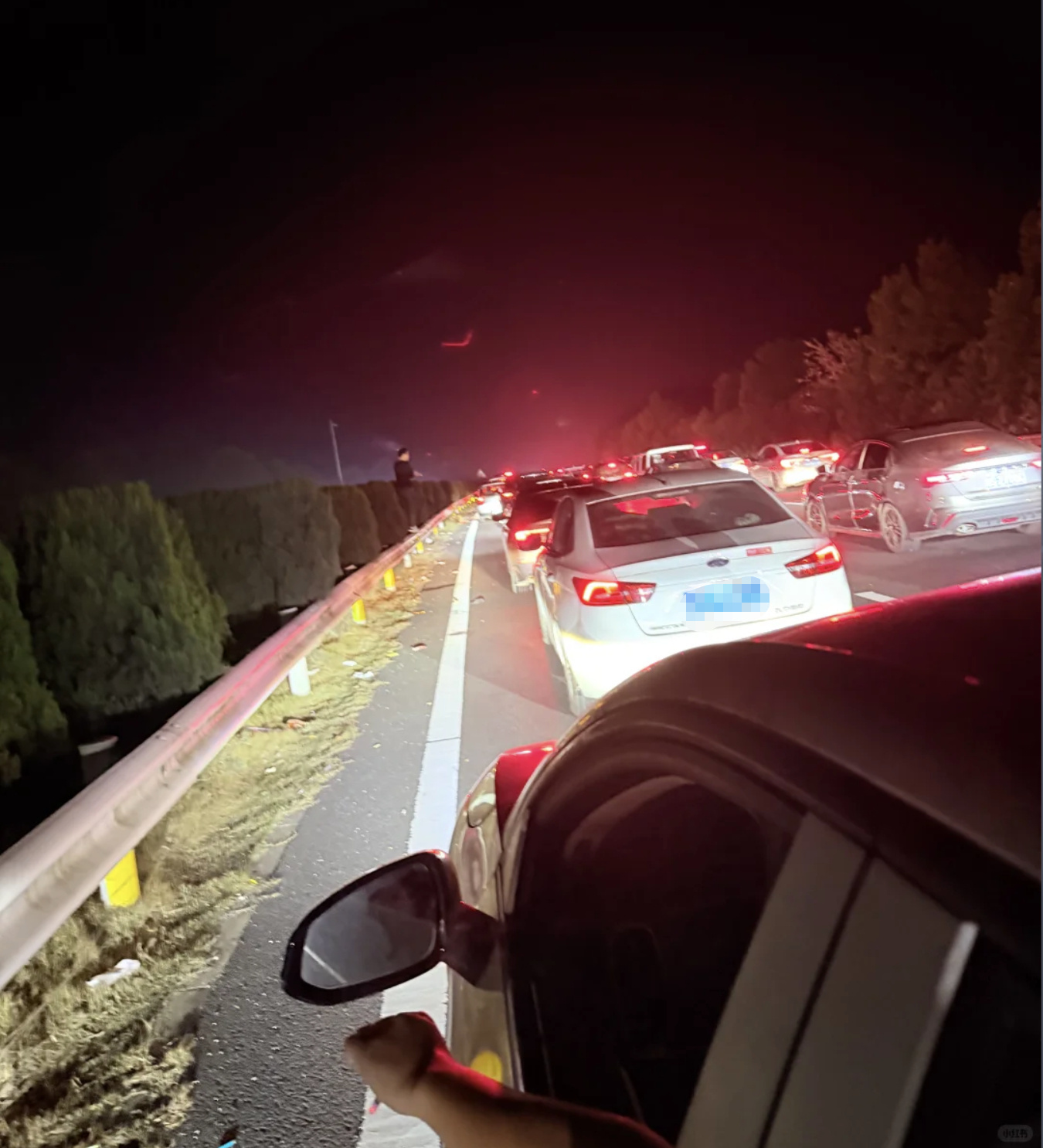 【节前返乡14小时节后返程31小时】高速堵车大聪明选择下国道绕行自22日起，湖南