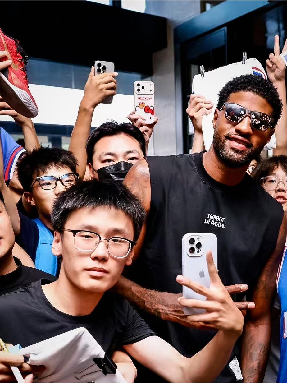 排面拉满！乔治中国行，凯尔特人抢先"蹭热度"

什么叫真正的顶流排面？看看凯尔特