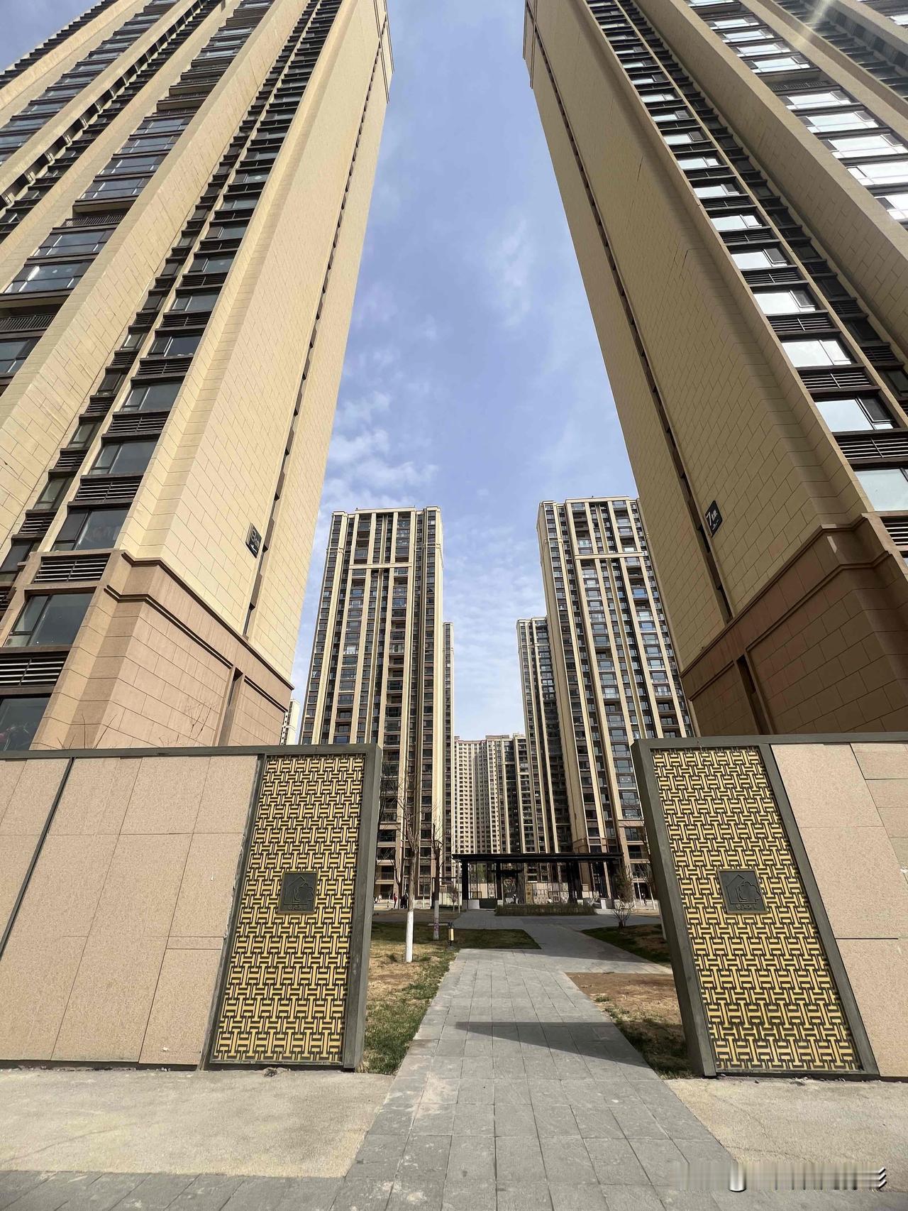 时间过得真快，来到兰州新区已有一周。每日早晚按时按点接送两个孩子，一个去小学，一