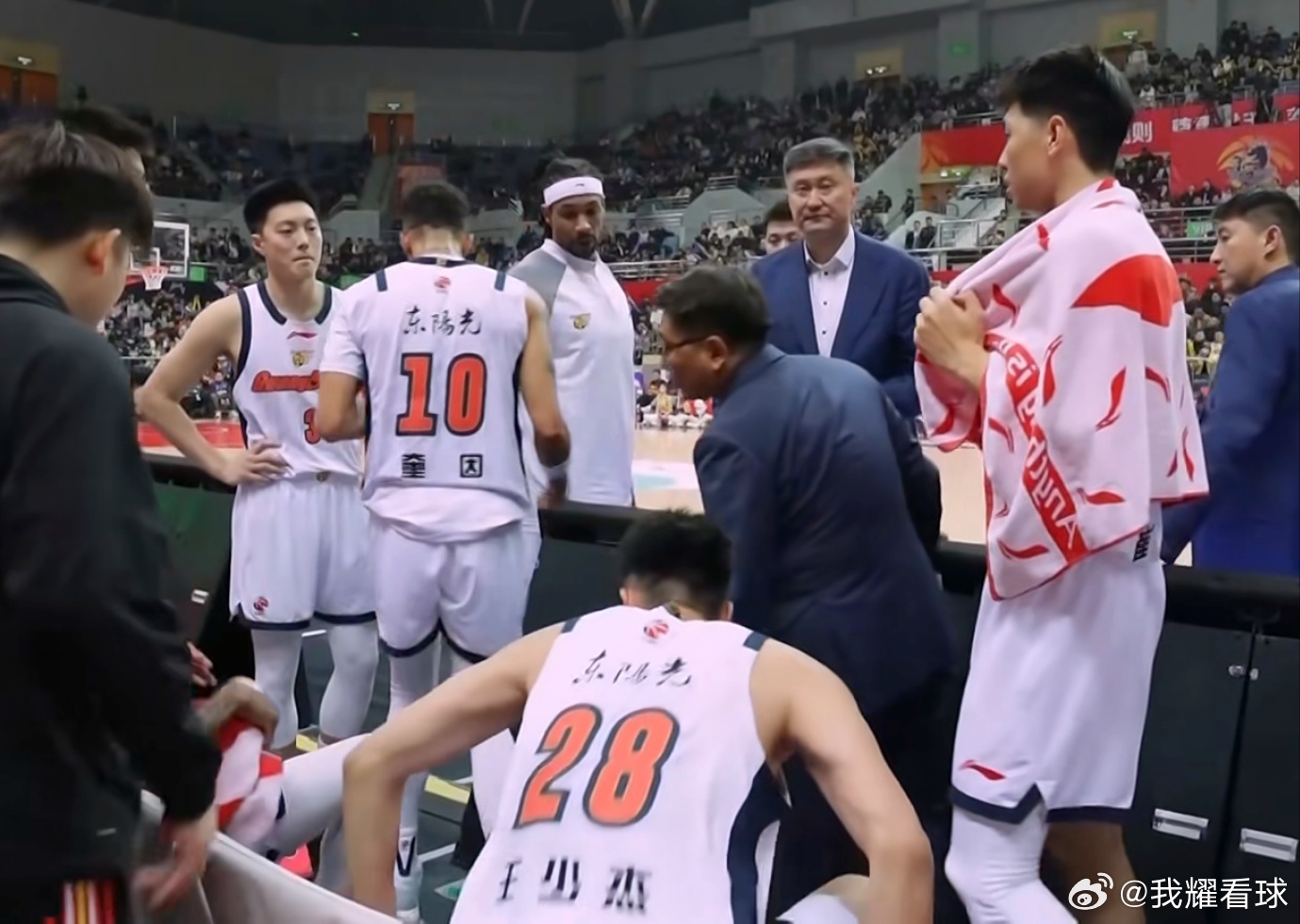 CBA最新排名出炉，上海队独占榜首，广厦、广东分列2、3名，北京首钢击败辽宁继续