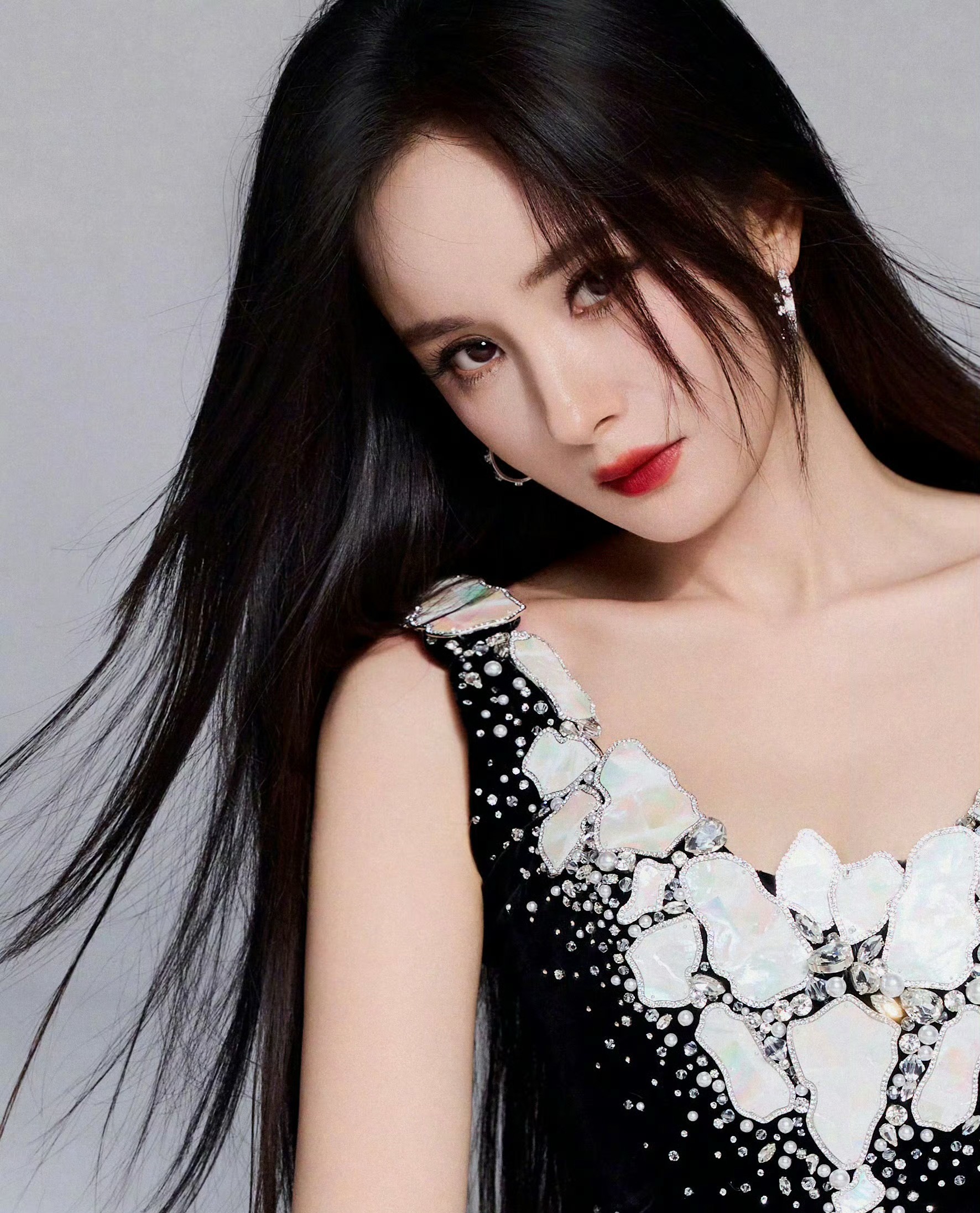 杨幂ELLE金九封面预告 杨幂Prada金九elle封面，不管你们那些分饼奖怎么