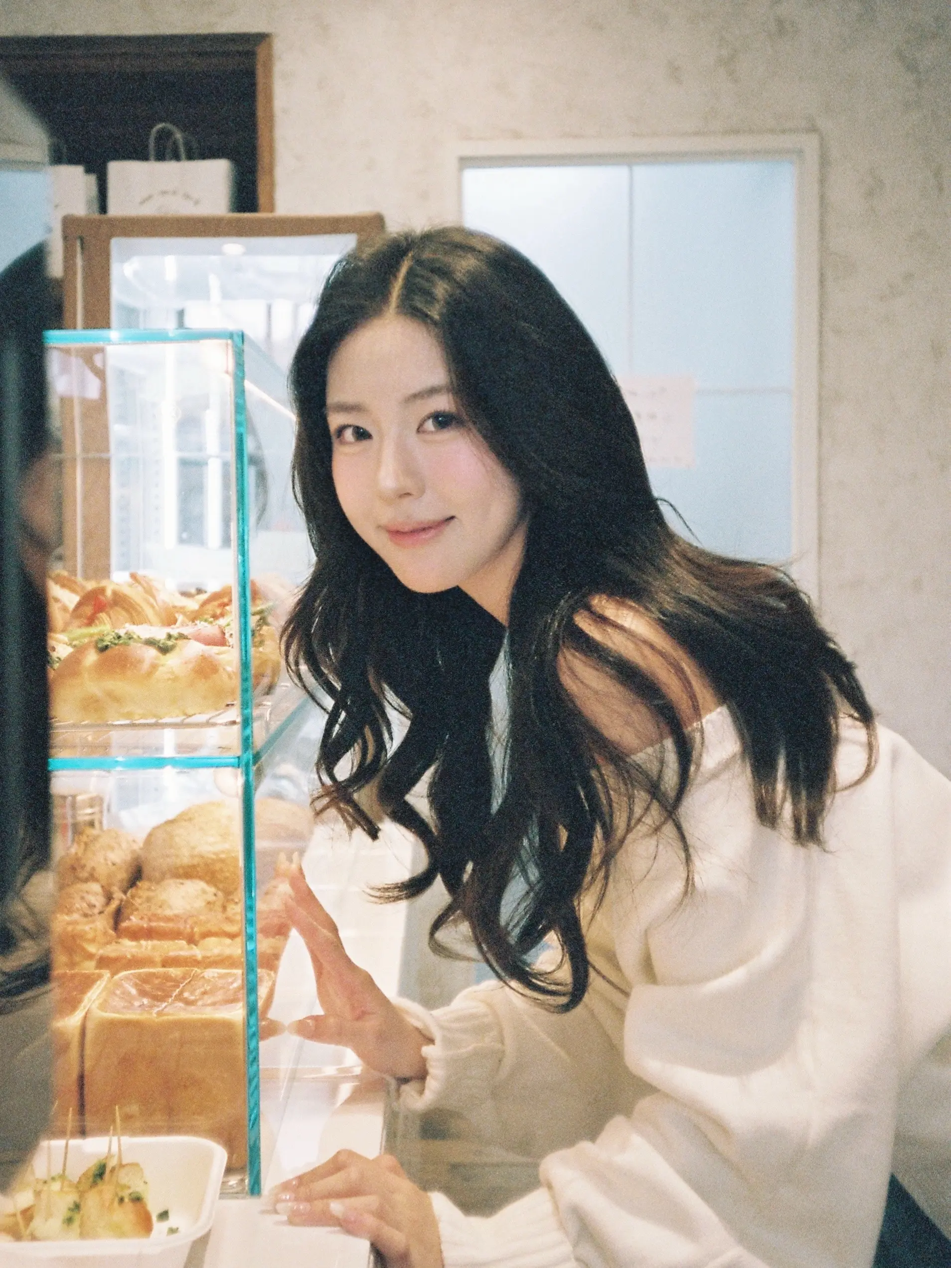 咖啡馆拍了一组韩韩的胶片。