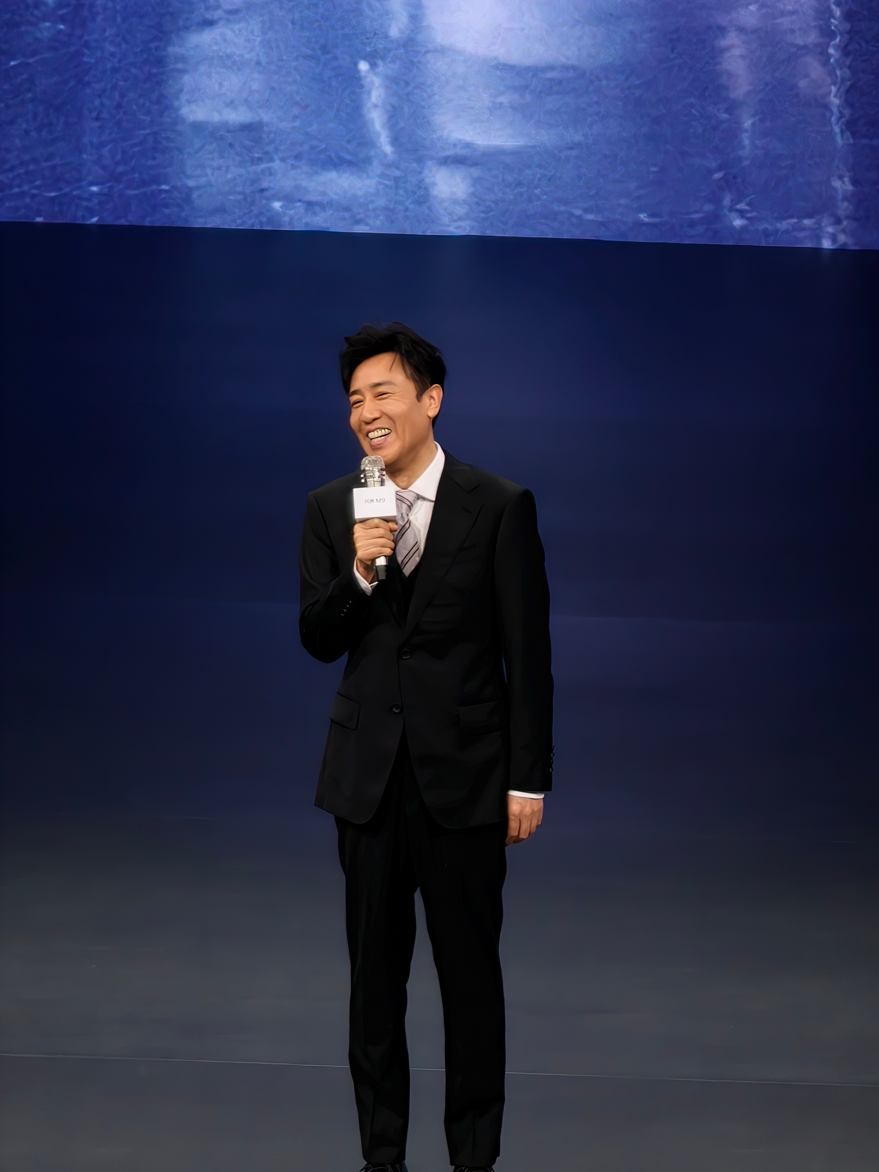在全新一代问界M9发布会现场看到了老师 鸿蒙智行品牌大使选的真好 于和伟老师的气
